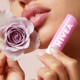 nivea-soft-rose-pielegnujaca-pomadka-do-ust-48g-marka-nivea