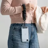 ringke-holder-and-puffer-hand-strap-calm-black-bohater-brak