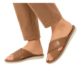 damskie-klapki-domowe-brazowe-z-krzyzowym-paskiem-i-korona-slippers-r-41