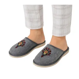 kapcie-damskie-filcowe-szare-klapki-domowe-z-goralskim-haftem-slippers-r-36
