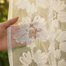 firanka-siateczka-haft-3d-kwiaty-cekiny-tasma-elegancka-biala-250x130