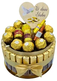 tort-ze-slodyczy-kosz-prezentowy-box-zestaw-prezent-na-slub-dla-mlodej-pary