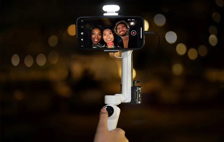 gimbal-insta360-flow-creator-kit-bialy
