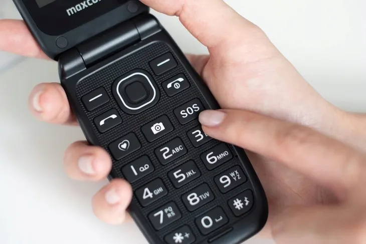 telefon-maxcom-mm-828l-4g-blue