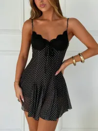shein-czarny-krotki-kombinezon-w-groszki-z-koronkowym-dekoltem-xs-1ma
