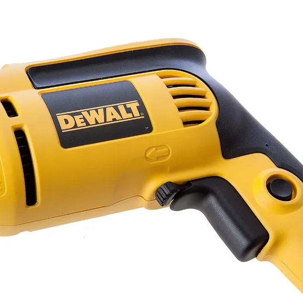 wiertarka-udarowa-dewalt-dwd024-moc-551-850-w