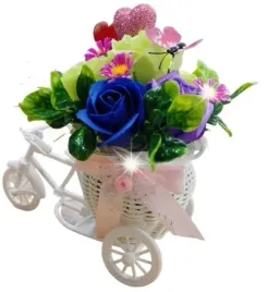 flowerbox-z-kwiatami-mydlanymi-prezent-kompozycja-kwiaty-koszyk-bukiet