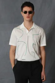 biala-koszulka-polo-meska-z-krotkim-rekawem-i-wzorem-linii-l-5ha