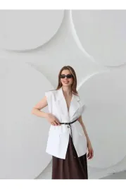 biala-elegancka-kamizelka-damska-bez-kaptura-z-paskiem-m-5ha
