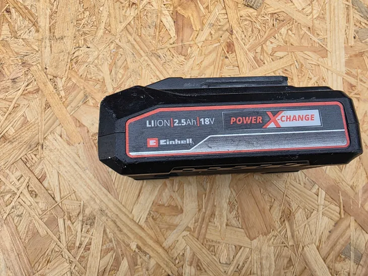 akumulator-li-ion-einhell-18-v-25-ah-napiecie-v-18-v