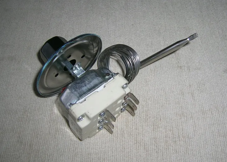 regulator-temperatury-r33-3-kod-producenta-r33-3-kod-taryfy-celnej-90321020