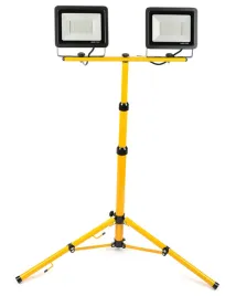 roboczy-statyw-z-dwoma-halogenami-led-2x-100w-do-naswietlaczy