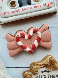 pierniczek-swiateczny-cukierek-candy-cane-laski-cukrowe
