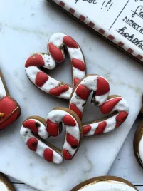 pierniczek-swiateczny-laska-cukrowa-serce-candy-cane