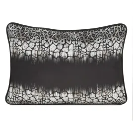 poszewka-na-poduszke-welurowa-30x45-cm-czarna-w-panterke-z-liscmi