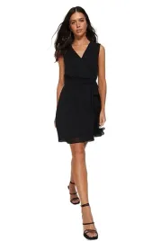 trendyol-czarna-sukienka-rozkloszowana-z-dekoltem-v-i-paskiem-36-5ea