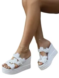 shein-klapki-damskie-biale-na-koturnie-zdobione-41-l7k