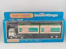 k17-matchbox-superkings-super-kings-container-truck-7up-boxed