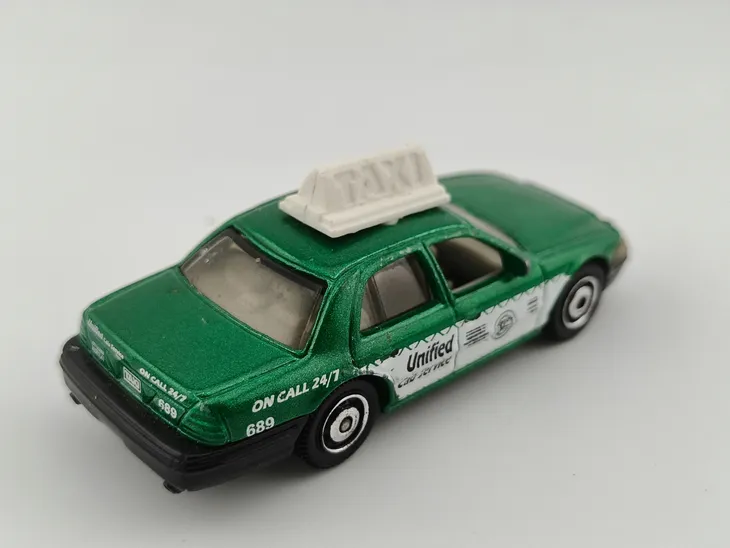 matchbox-2006-ford-crown-victoria-stan-nowy