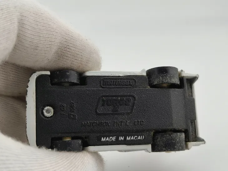 matchbox-turbo-2-ford-transit-supervan-marka-matchbox