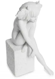 christel-figurka-byka-z-zywicy-w-kolorze-bialym-1i4a