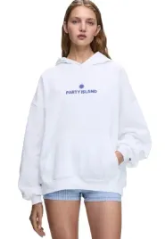 pullandbear-biala-bluza-z-kapturem-i-niebieskim-napisem-miejska-m-kwf
