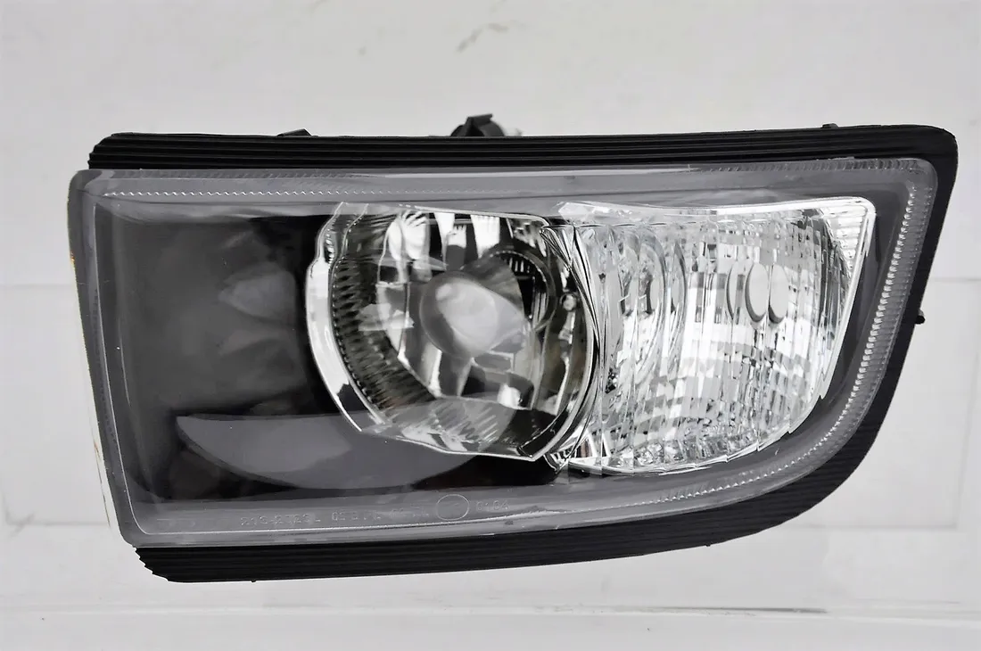 isuzu-d-max-2012-halogen-lewy-depo