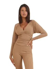 guess-bezowa-bluzka-z-dopasowanym-fasonem-i-dekoltem-serek-xs-gla