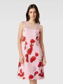 apart-fashion-rozowa-sukienka-letnia-z-kwiatowym-printem-34-7ca