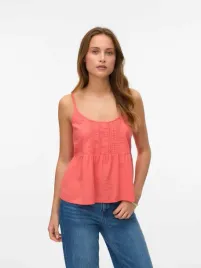 vero-moda-koralowa-bawelniana-bluzka-na-ramiaczkach-z-falbana-m-7ca
