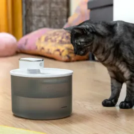 bezprzewodowa-fontanna-dla-kota-z-czujnikiem-refopet-innovagoods