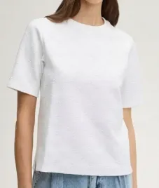 t-shirt-joop-trista-w-kolorze-bialym-ze-wzorem-w-monogramy