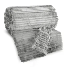 gruby-dwustronny-koc-nina-efekt-3d-200x220-cm-srebrny-cieply-miekki-narzuta