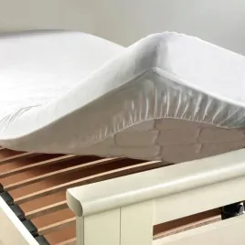 ochraniacz-na-materac-bawelniany-bialy-solidny-na-gumce-180x200-cm-molly