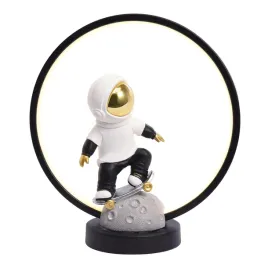 lampka-nocna-led-czarna-nowoczesna-do-sypialni-pokoju-astronauta-deskorolka