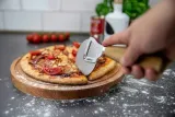noz-do-pizzy-32-cm-kuchenprofi