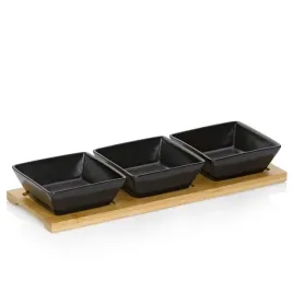 zestaw-3-kwadratowych-porcelanowych-miseczek-na-bambusowej-podkladce-335x