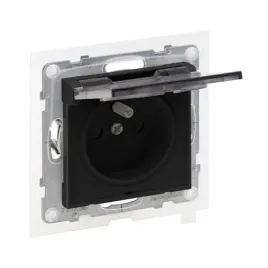 gniazdo-pojedyncze-czarne-2p-z-16-a-250v-zaciski-auto-suno-legrand-721486