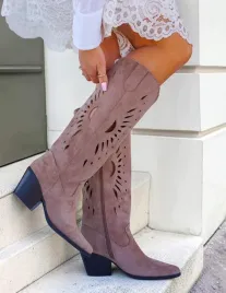 azurowe-kozaki-kowbojki-z-haftem-na-slupku-bezowe-37