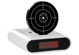 pistolet-laserowy-z-tarcza-budzik-zegarek-bialy