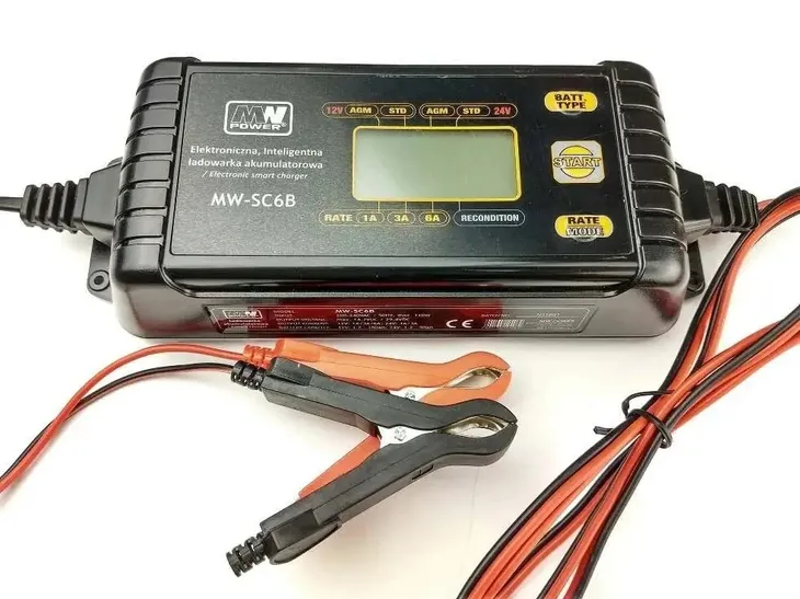 inteligentna-ladowarka-akumulatorowa-12v-24v