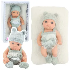 lalka-bobas-niemowlak-z-kocykiem-bialo-szare-ubranko-czapeczka-18-cm