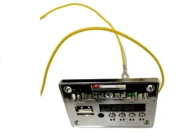 panel-muzyczny-do-auta-na-akumulator