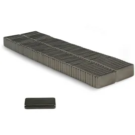 zestaw-100-szt-magnesy-plytkowe-neodymowe-do-organizowania-przestrzeni