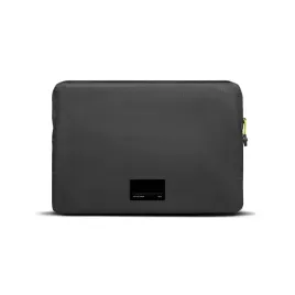 native-union-sleeve-wodoodporny-uniwersalne-etui-ochronne-do-macbook-16