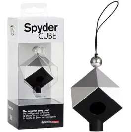 datacolor-spydercube-wzorzec-bieli-i-czerni-foto