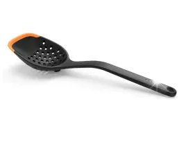 fiskars-lyzka-cedzakowa-z-silikonem-1027302