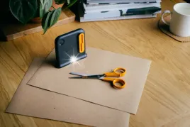 ostrzalka-do-nozyczek-fiskars-functional-form-clip-sharp-eco-1081190