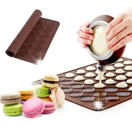 zestaw-forma-mata-i-dozownik-do-makaronikow-ciastek-foremka