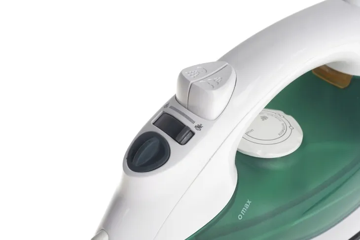 zelazko-maestro-mr-307c-2400-w